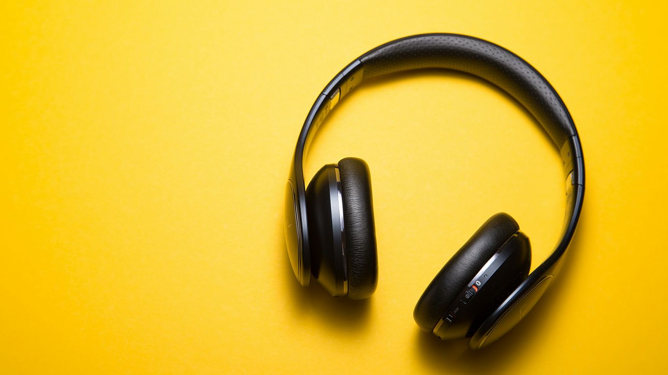 Shadowing Technique: Use Our Expert Audio Lessons to Improve Accent