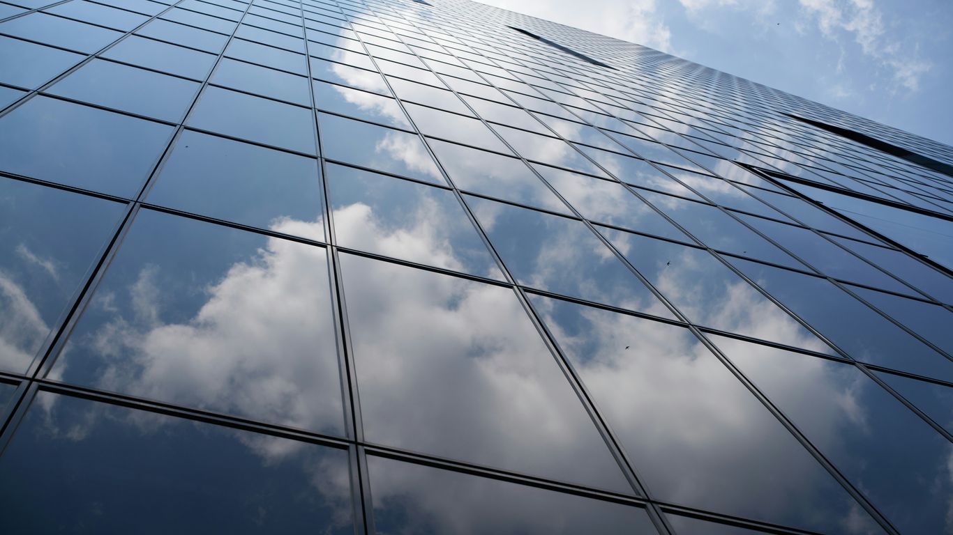 A very tall building with a lot of windows