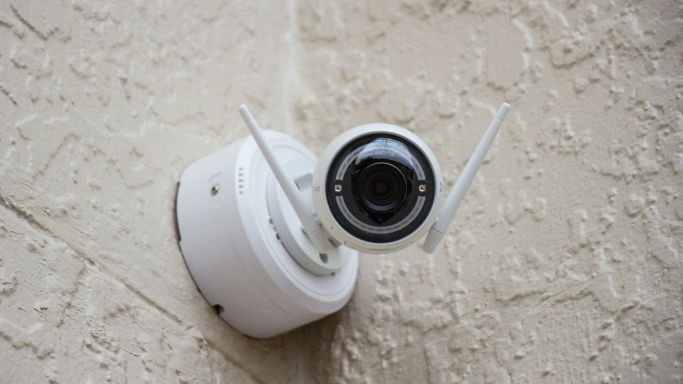 Extensive network cameras monitor urban spaces continuously