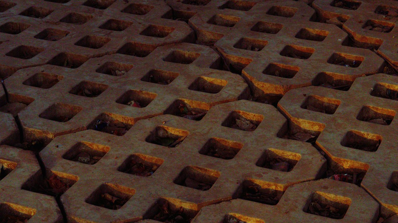Filled and unfilled travertine surface comparison