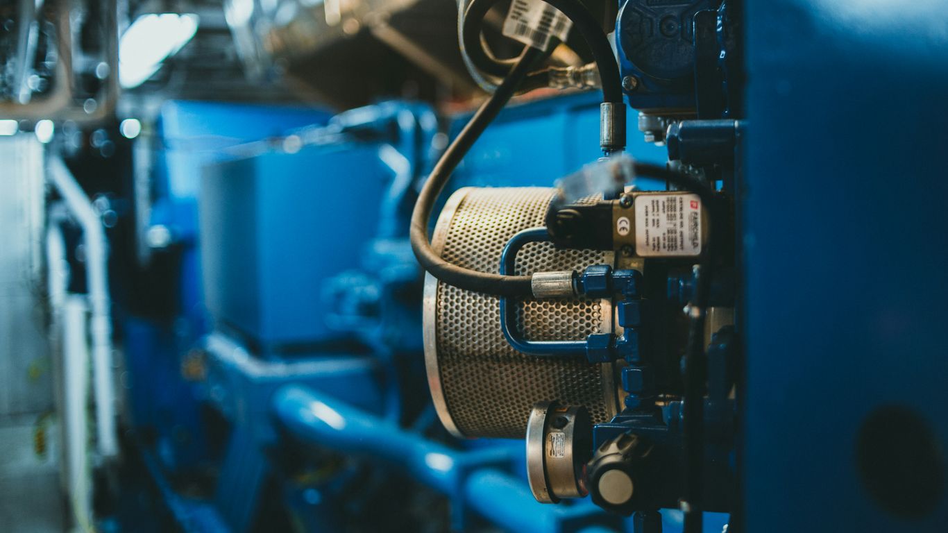 a close up of a machine that is blue