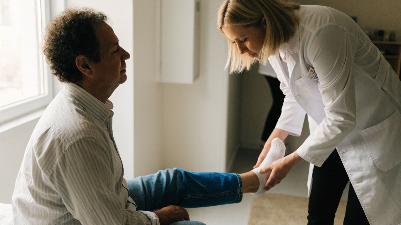 Is Type 2 Diabetes Dangerous? What to Know 4 A patient having a routine health examination