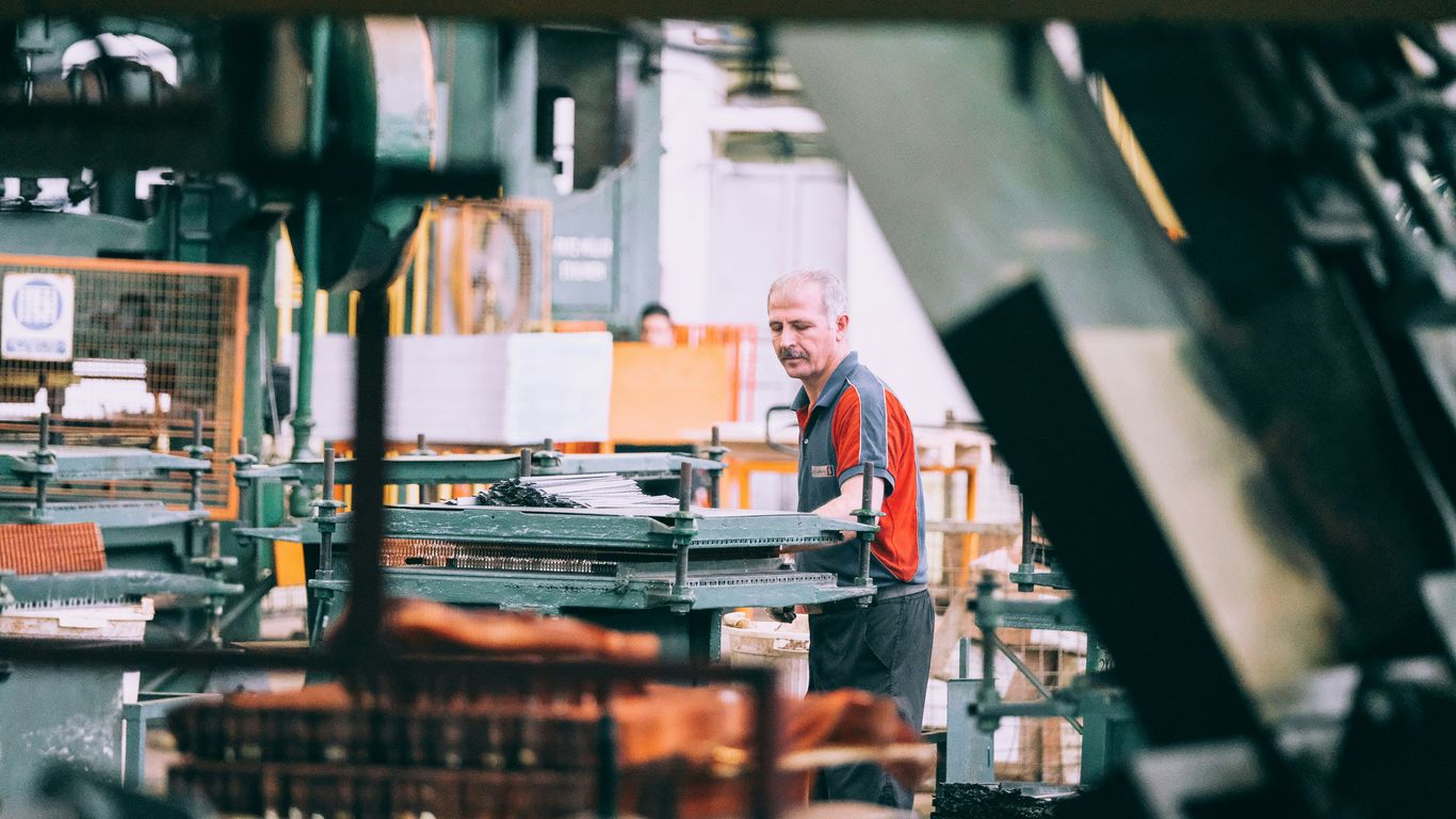 Supplier evaluation and optical factory review