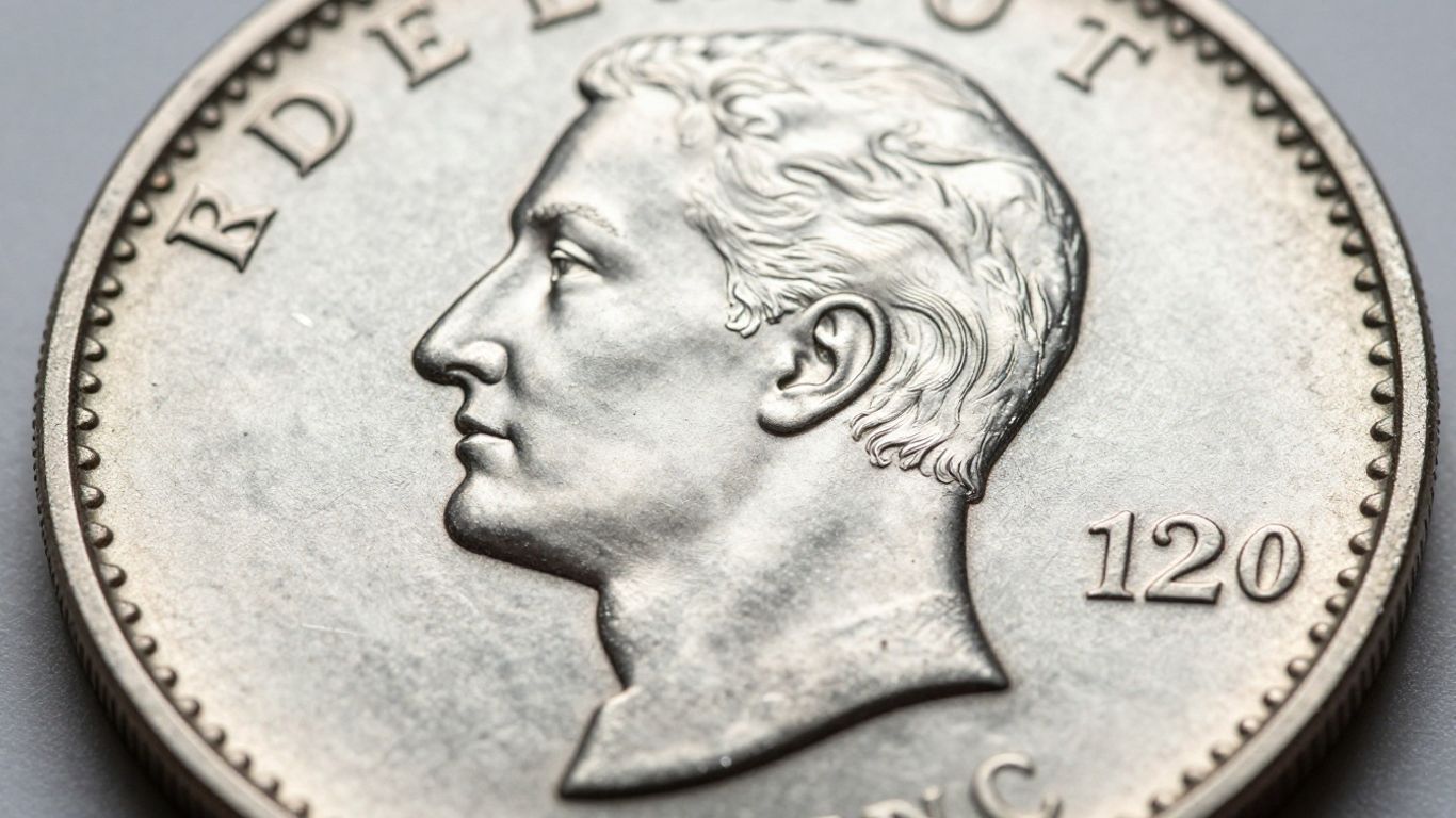 Mint state coin with sharp details and lustrous finish.