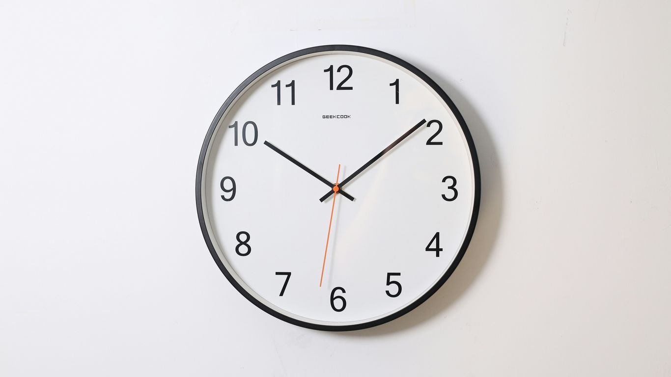 Quartz wall clock design samples