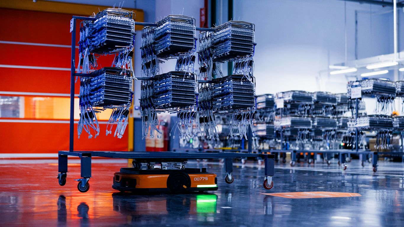 Locus Robotics review: Is it the right solution for your warehouse?