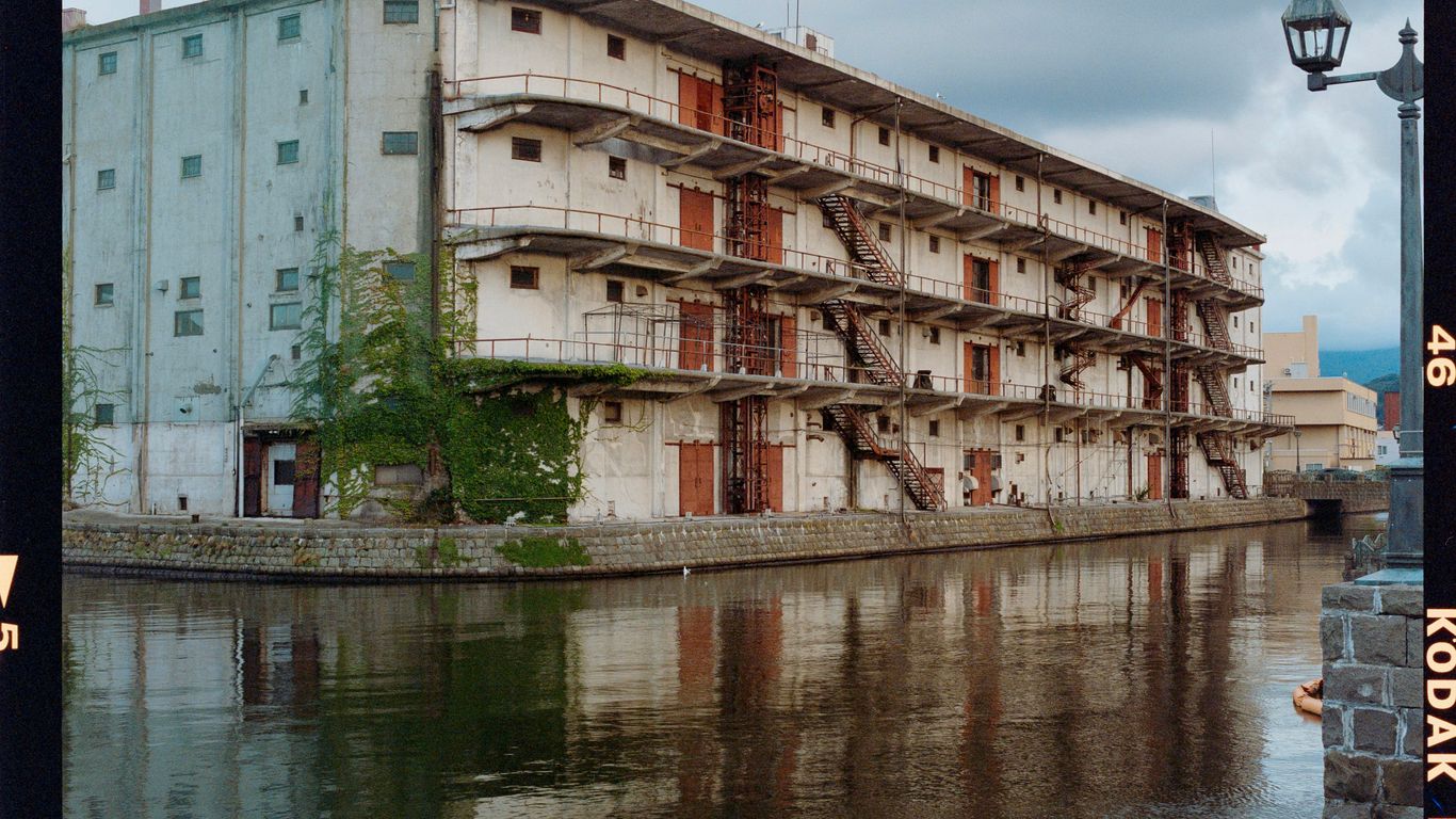 Historic Singapore River quays and trading boats