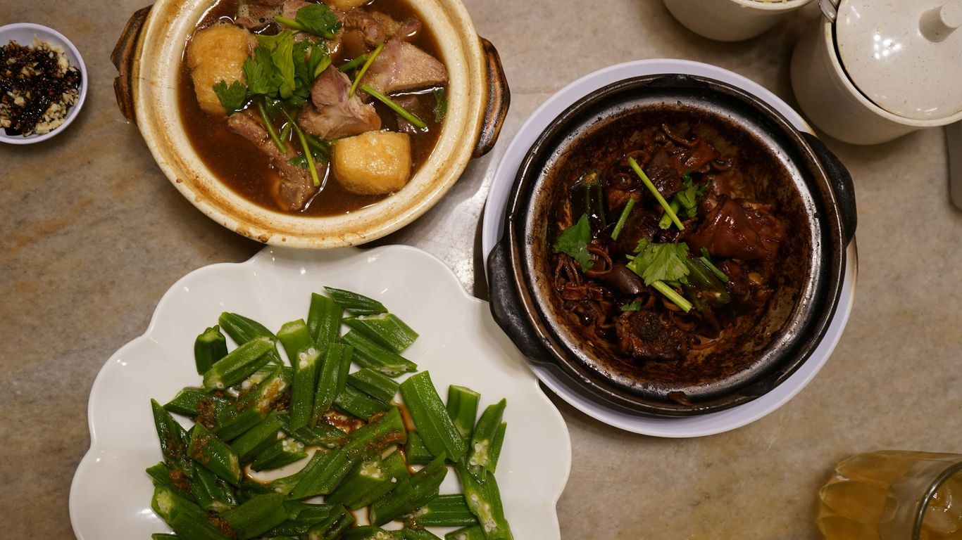 Peppery bak kut teh with pork ribs