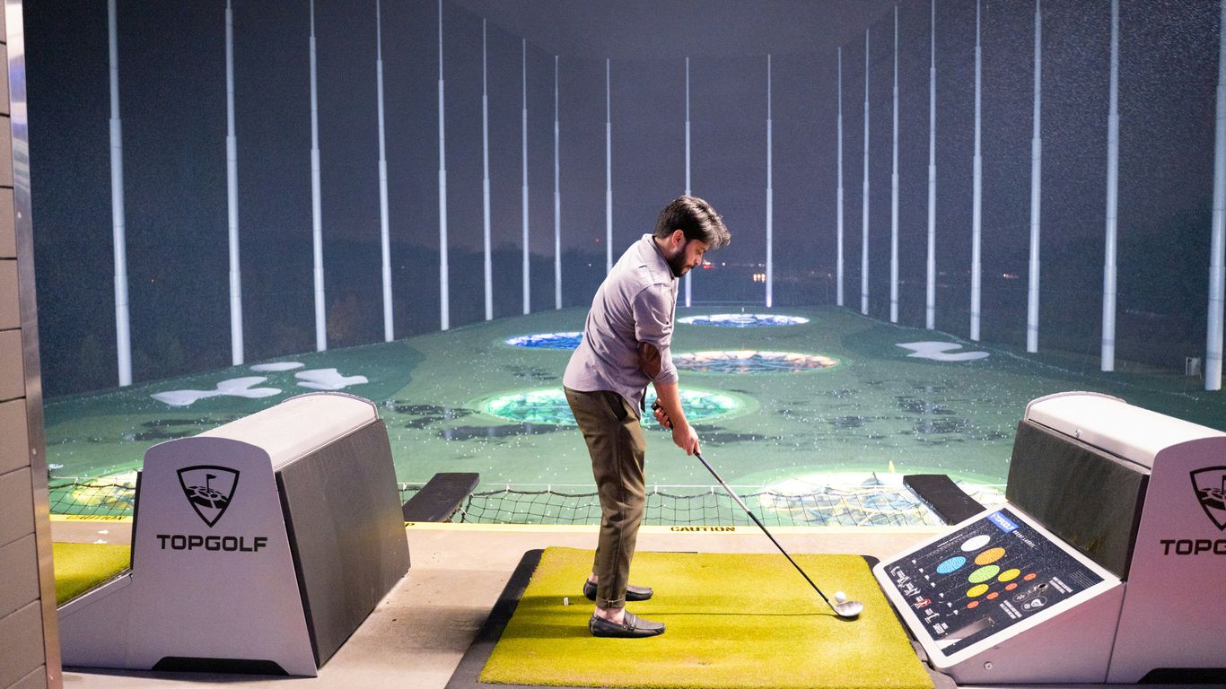 man playing top golf