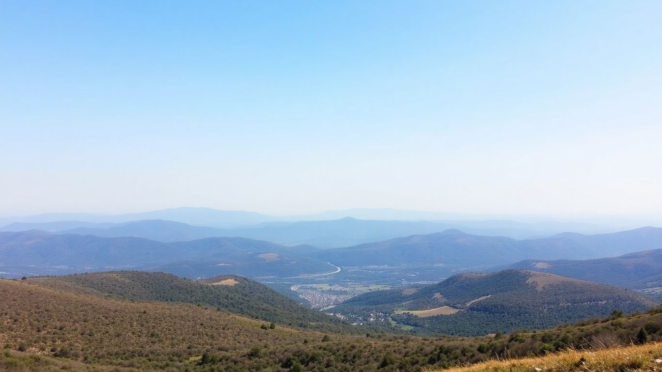 Paysage de montagne avec village en vallée