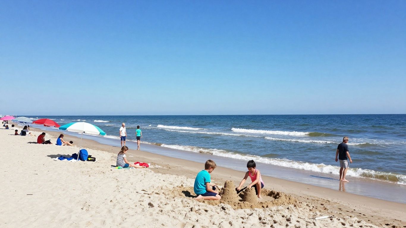 Gezin geniet van stranddag bij Zuiderstrand, Den Haag.