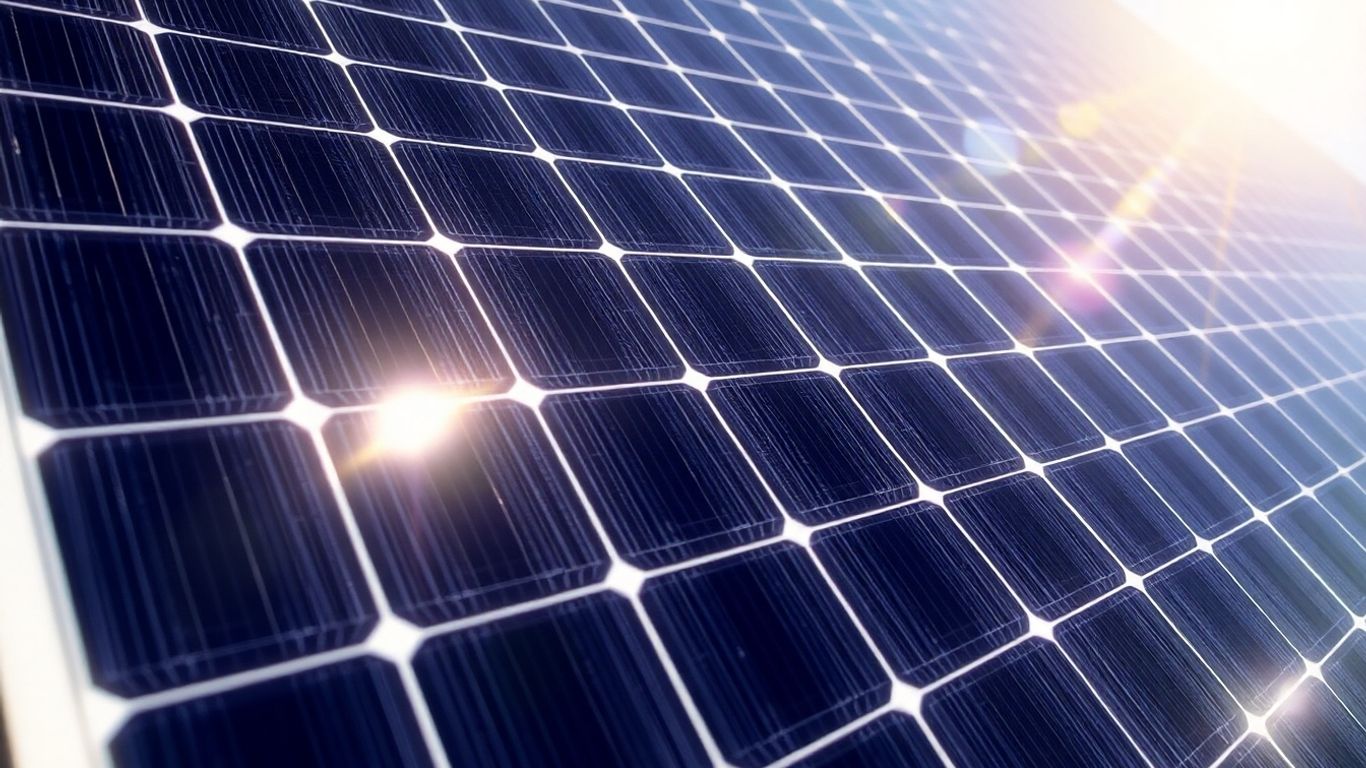 Panou solar PVT combinând electricitate și căldură.
