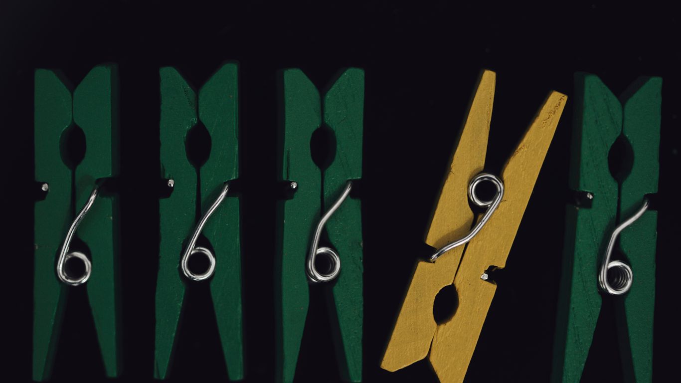 blue and black clothes pin
