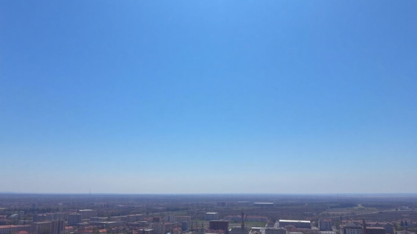 Oraș românesc cu cer senin și aer curat.