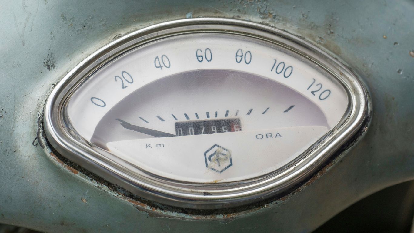 motorcycle speedometer displaying at 0