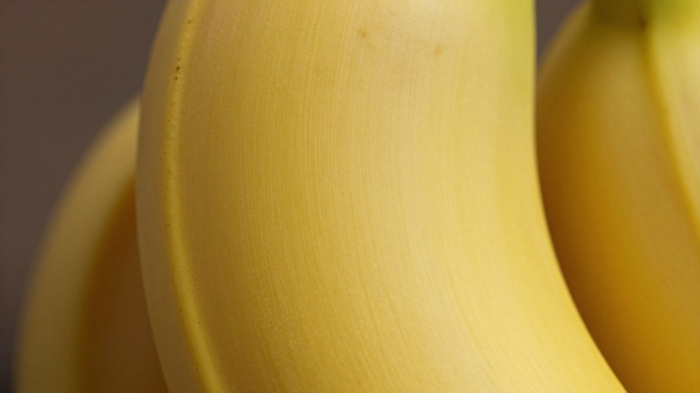 Nano Banana Image Editor: Detailed banana peel edits.