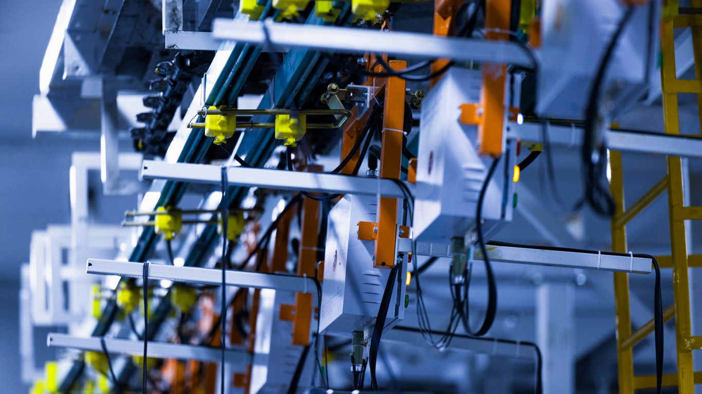 a bunch of wires that are on a rack