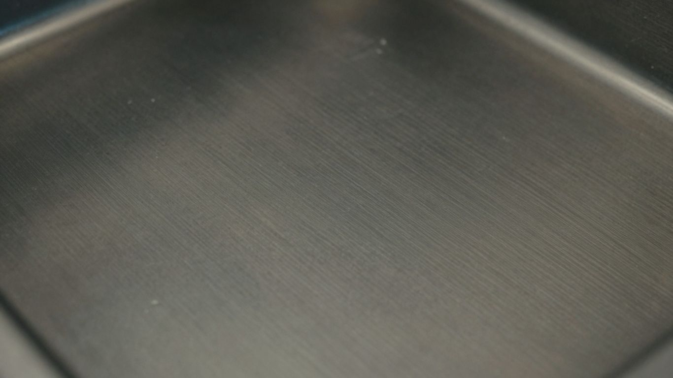 Saubere Metalloberfläche nach der Entfettung