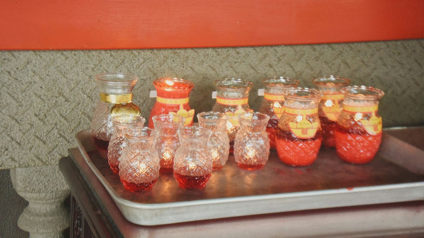 tray of glasses