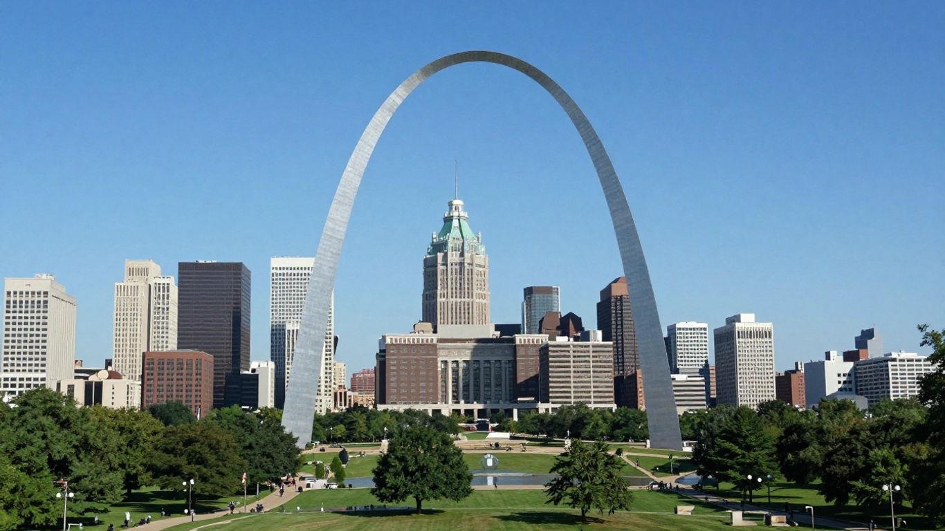 Gateway Arch in St. Louis, Missouri, with park and river.