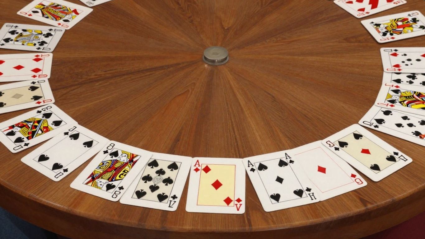 Classic Solitaire game with cards laid out.