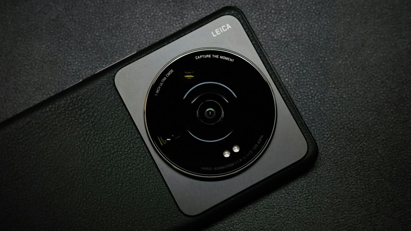 a black camera lens