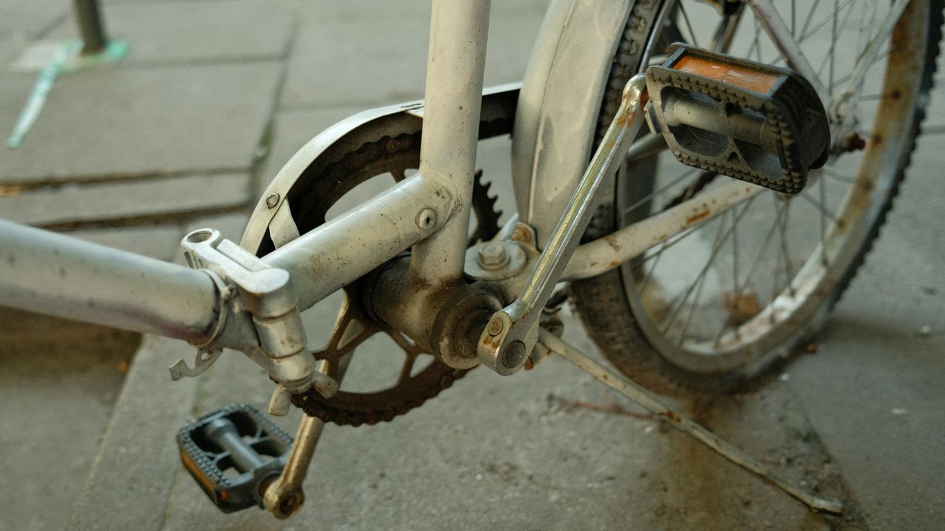 a bicycle with a chain