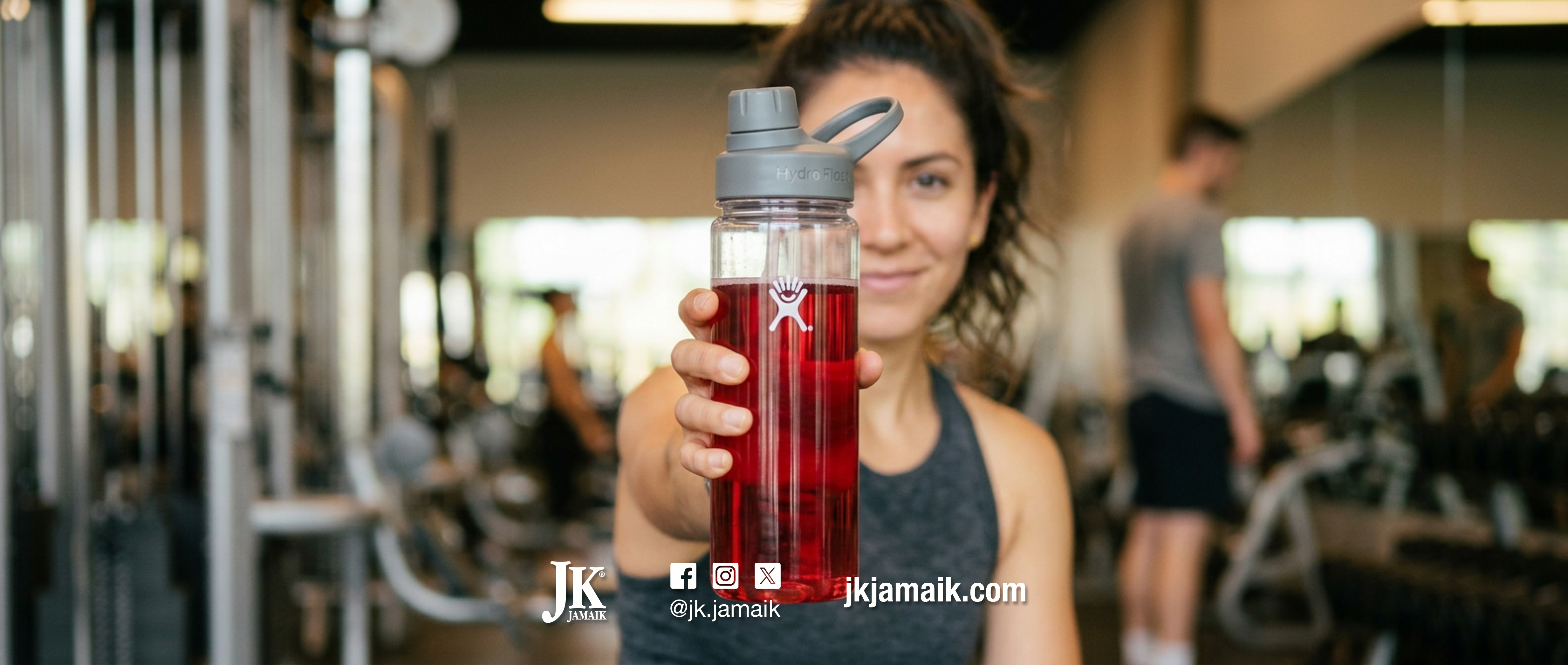 Deportista con su bebida preparada con JK JAMAIK
