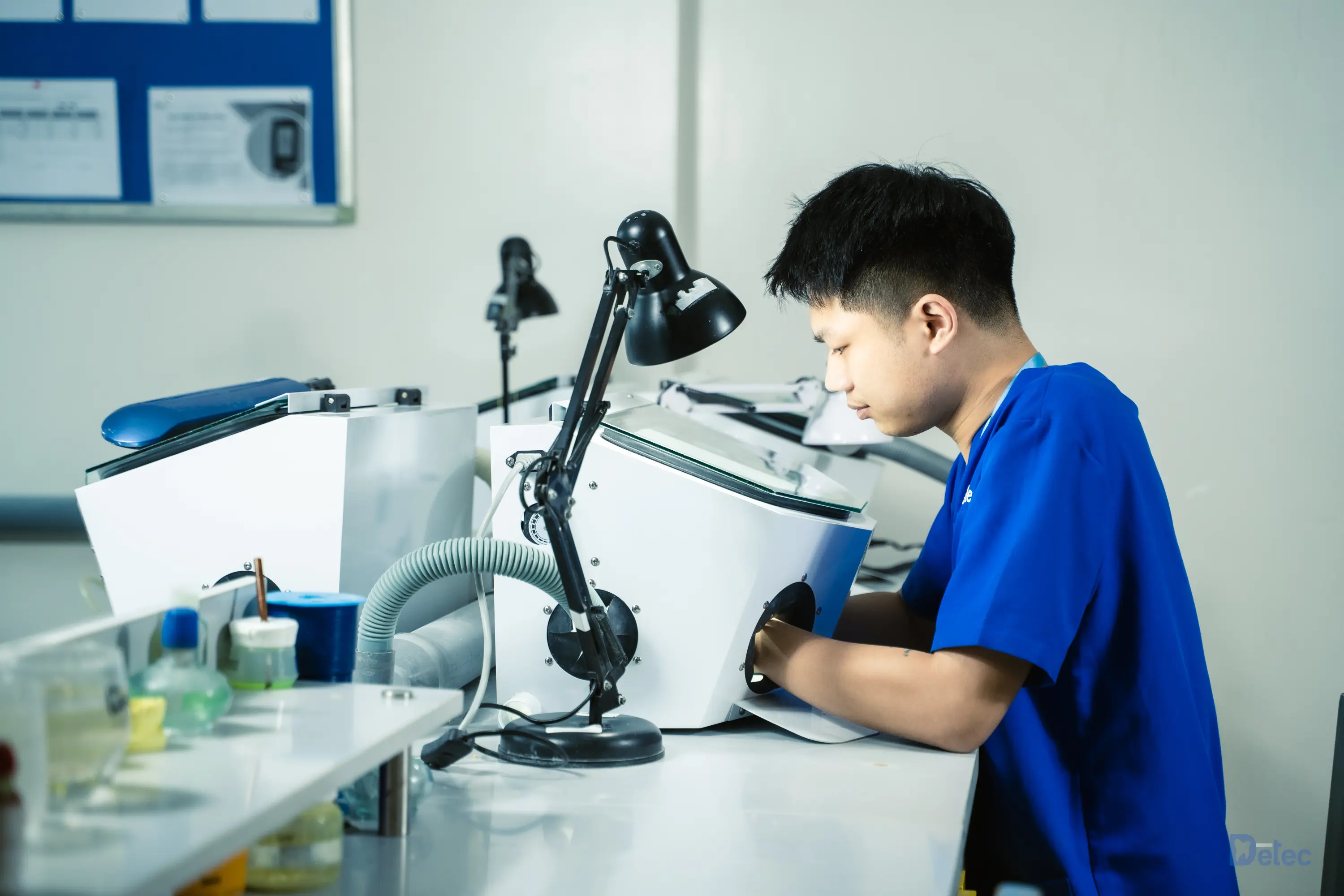 Laboratory equipment for diagnostic testing