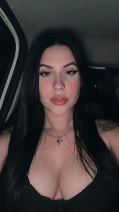 Two attractive women posing in Chicago.